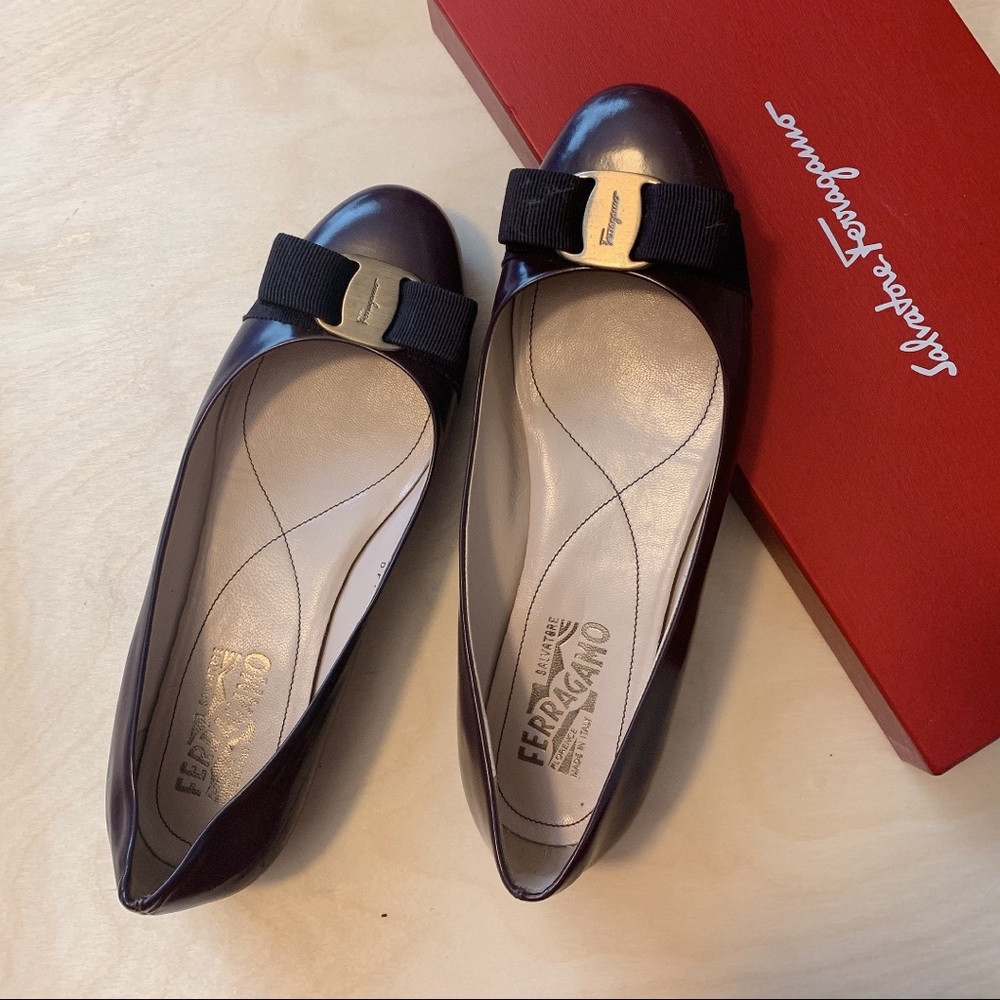 Reserved - Salvatore Ferragamo Varina Flats 🥿